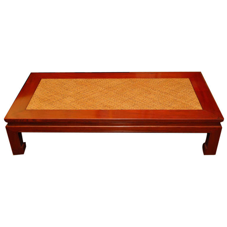 Table japonaise Keyaki en bois avec plateau en bambou tissé
