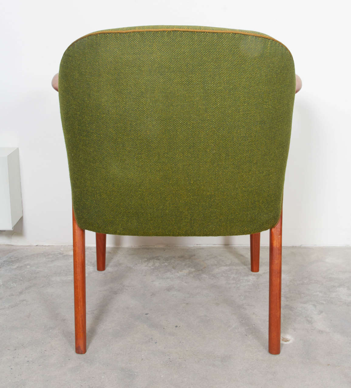 Danish Modern Green Armchairs, Pair In Excellent Condition In New York, NY
