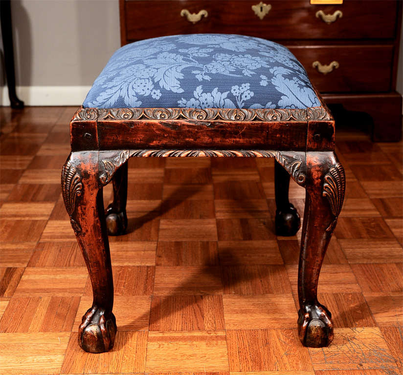 Georgian Mahogany Stool with Shell-Carved Cabriole Legs For Sale at 1stdibs