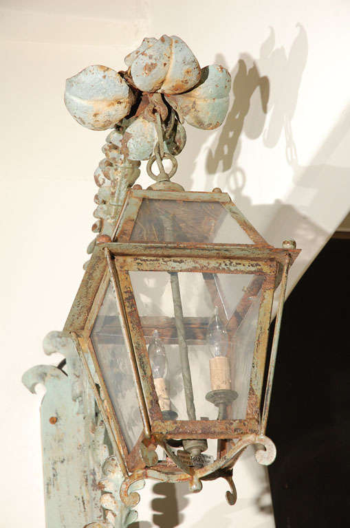 Fer Lanterne française en fer, vers 1780 en vente