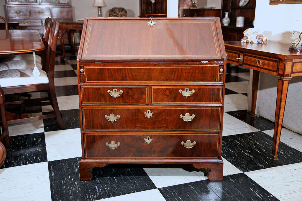 English Walnut Slant Front Bureau/Desk with String Inlay For Sale 2