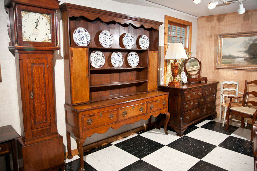 Welsh Oak Dresser on Cabriole Legs For Sale 3