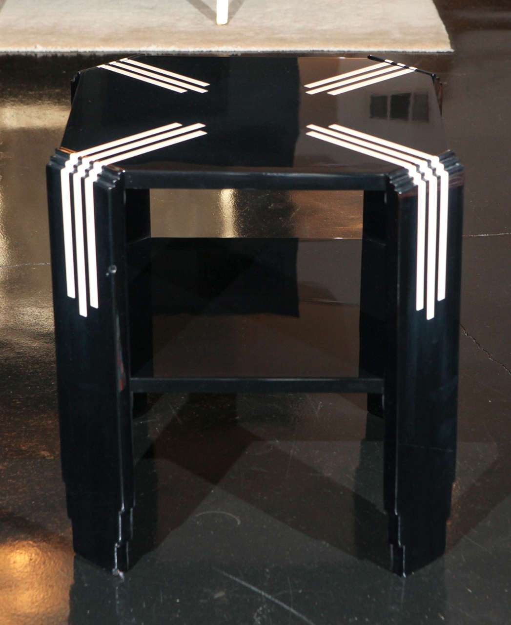 French Art Deco Black and White Lacquer Octagonal Side Table