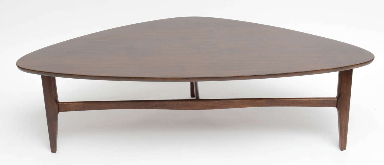 Beautiful Pearsall style kidney bean coffee table.  USA, 1960s.