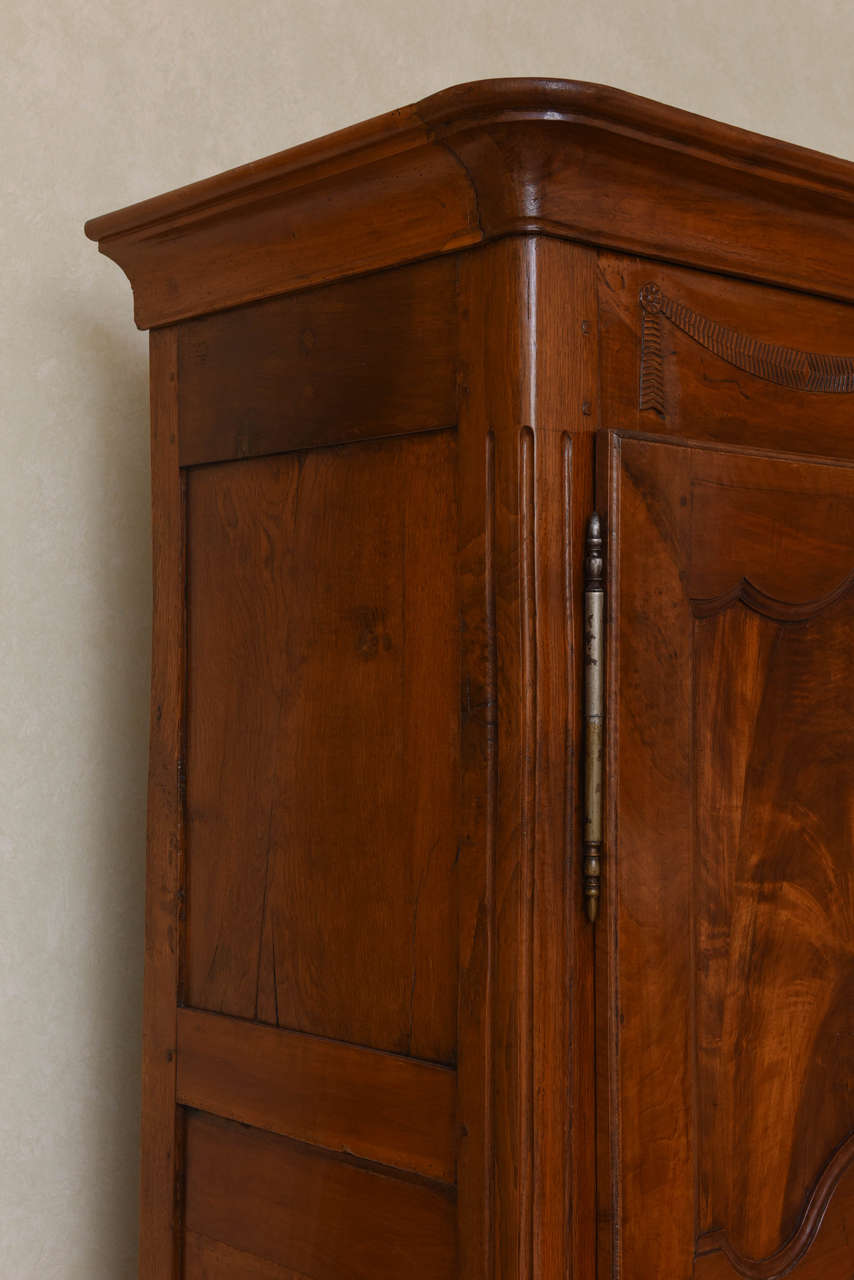 Fine Louis XV Walnut Armoire In Excellent Condition In New York, NY