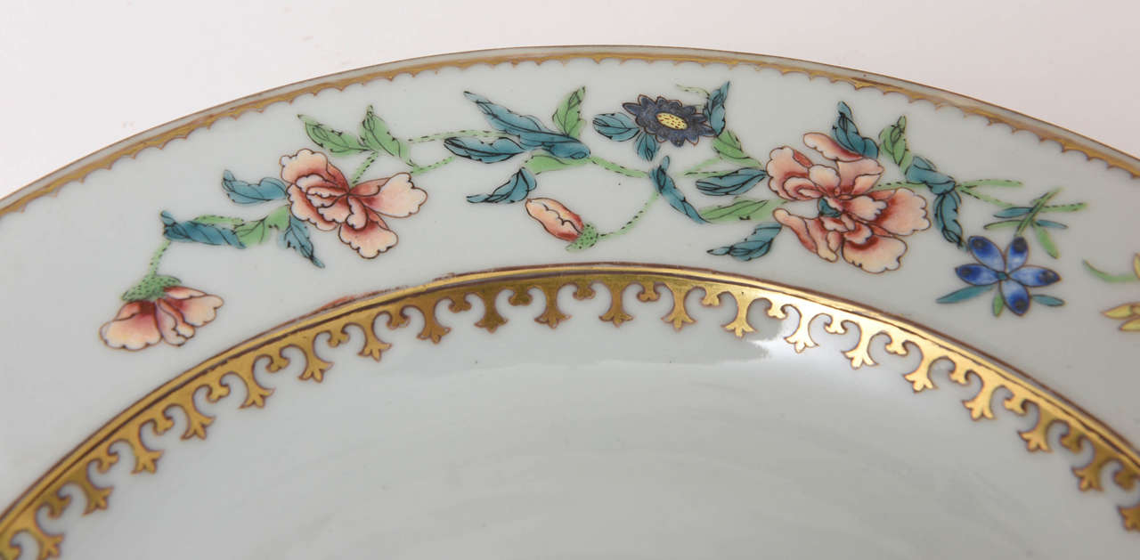 Pair of 18th Century Chinese Export Porcelain Armorial Plates In Good Condition In New York, NY