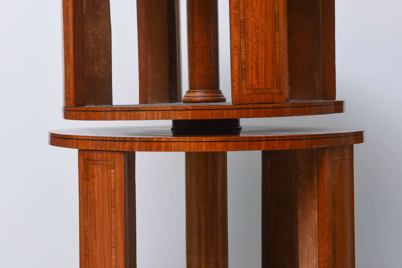 Regency Style Satinwood Revolving Circular Bookcase In Excellent Condition In New York, NY