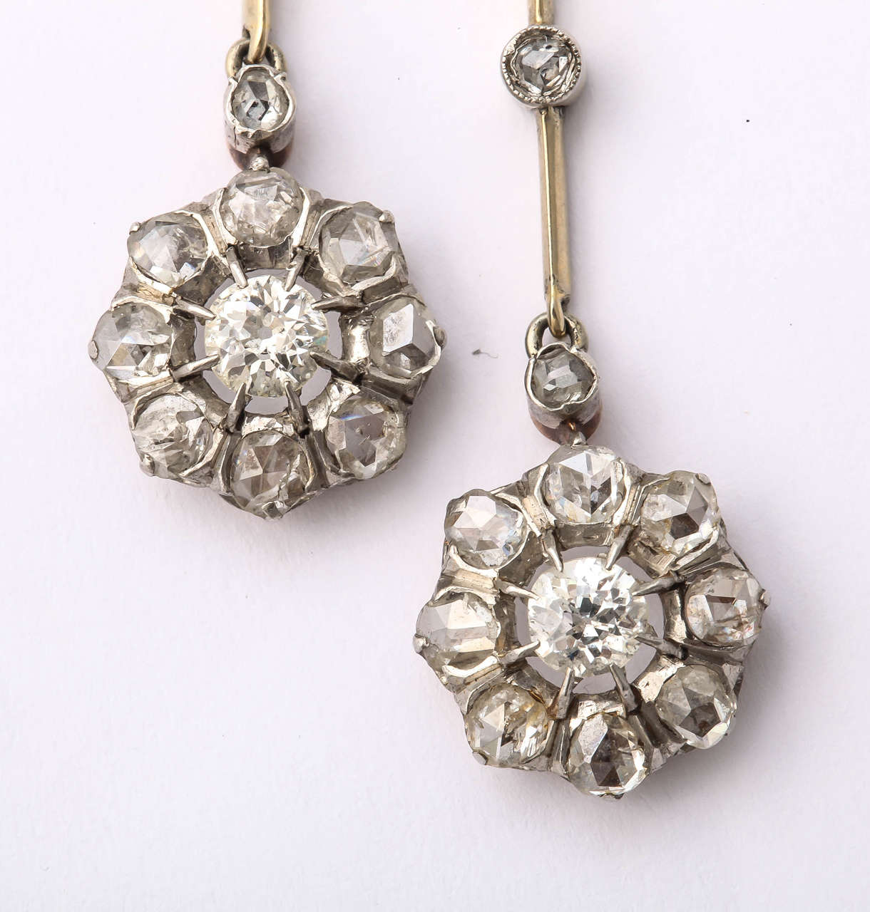 Français Diamant français négligé en platine et or 18 carats en vente