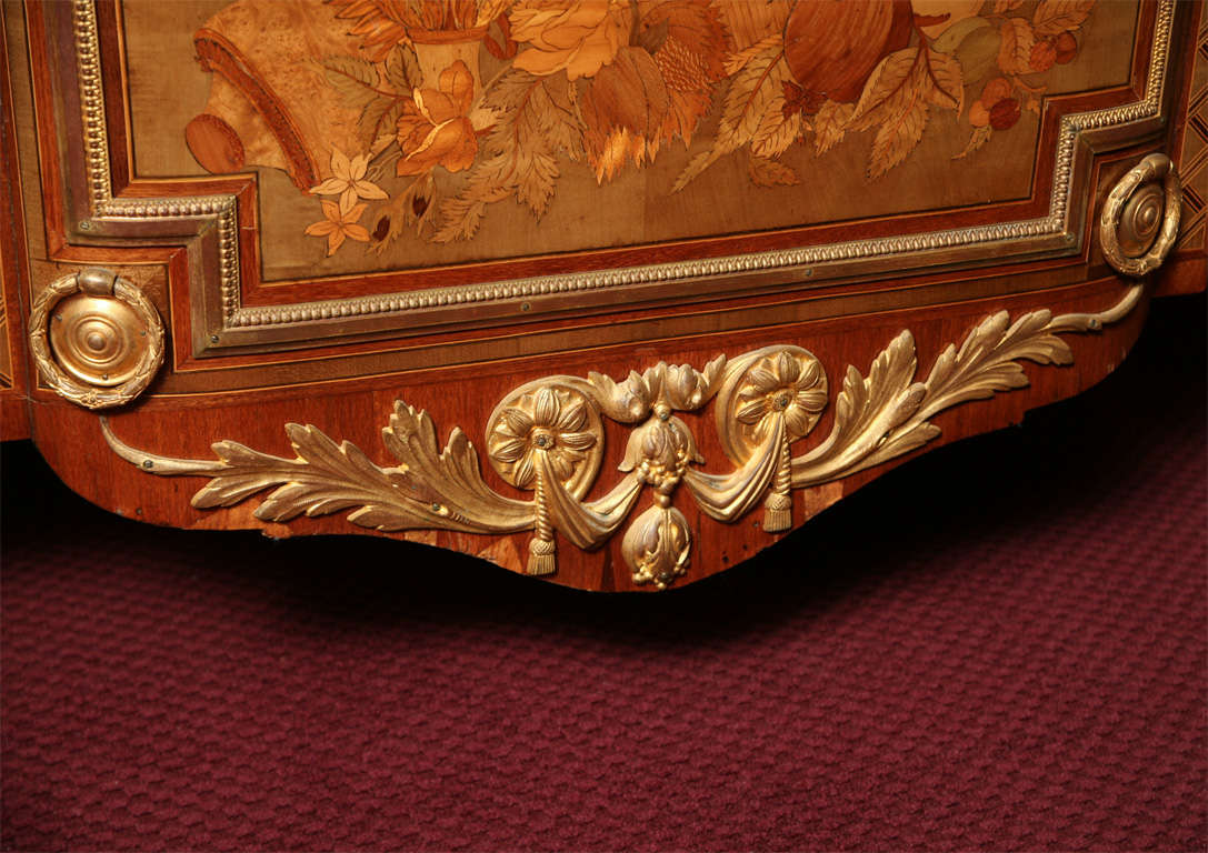 Louis XVI Style Marquetry Inlaid Marble-Top Commode In Good Condition For Sale In New York, NY