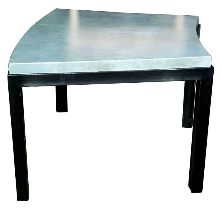 Table à plateau incurvée en cuir bleu turquoise style Widdicomb en vente