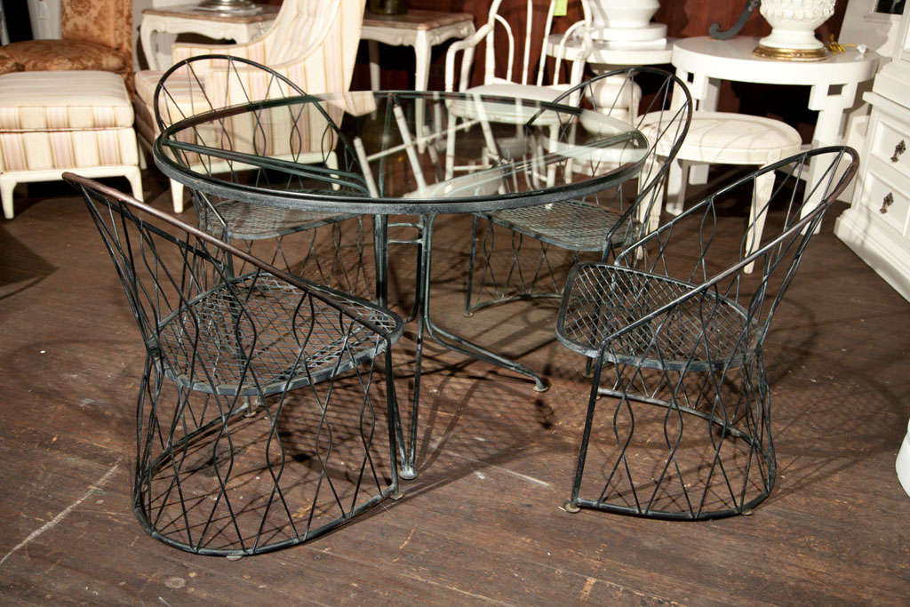 Salterini Round Table and Chairs 5