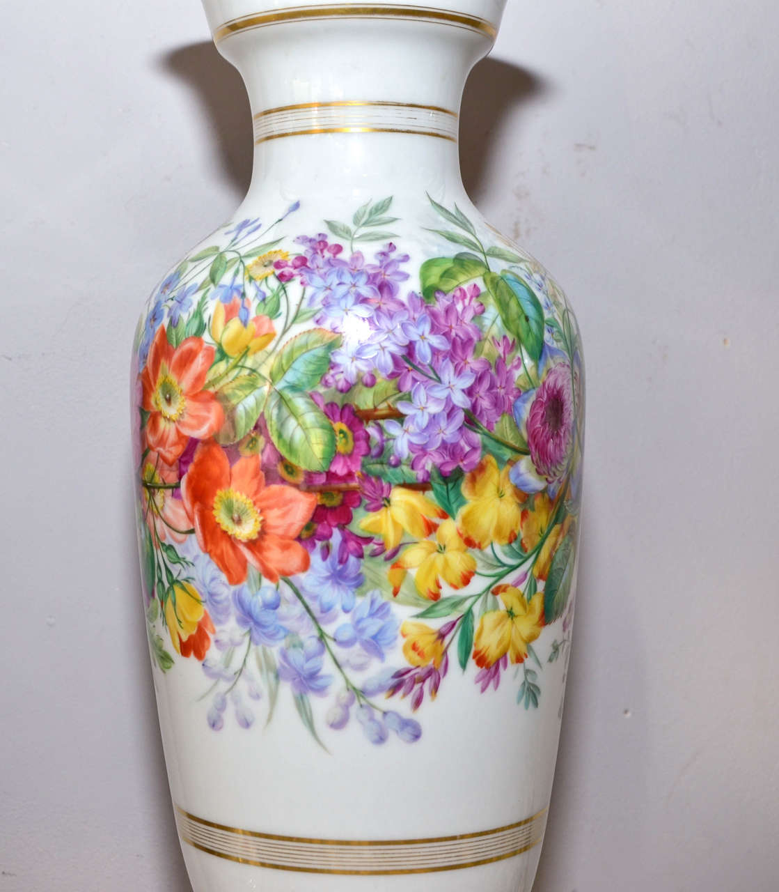 19th Century Two 1820-1830 Hand-Painted Porcelaine de Paris Vases For Sale