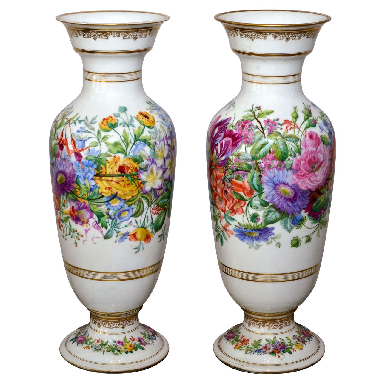 Two 1820-1830 Hand-Painted Porcelaine de Paris Vases For Sale