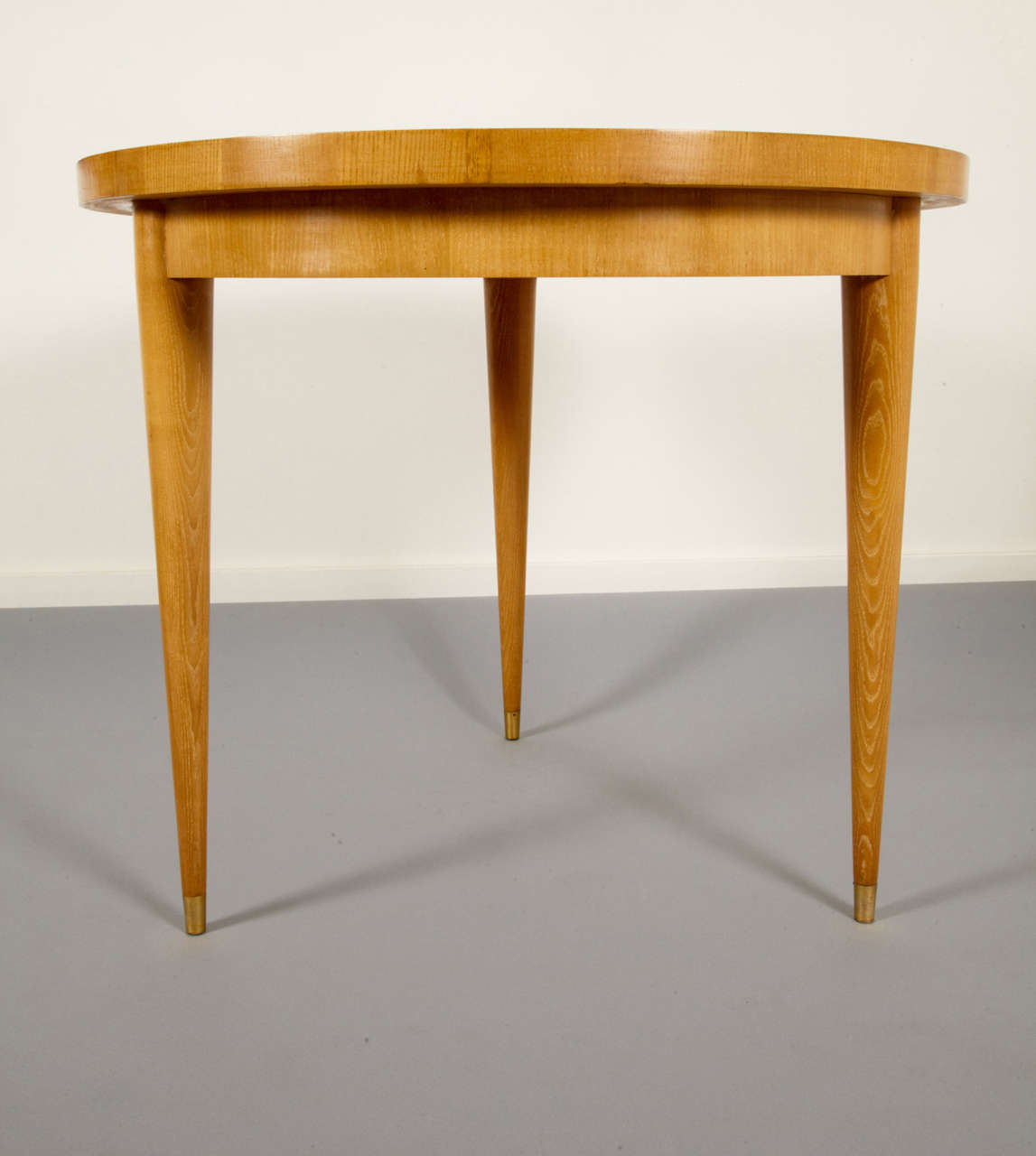 Circular Oak Table by Jean Royere, 1950s In Good Condition In Paris, FR