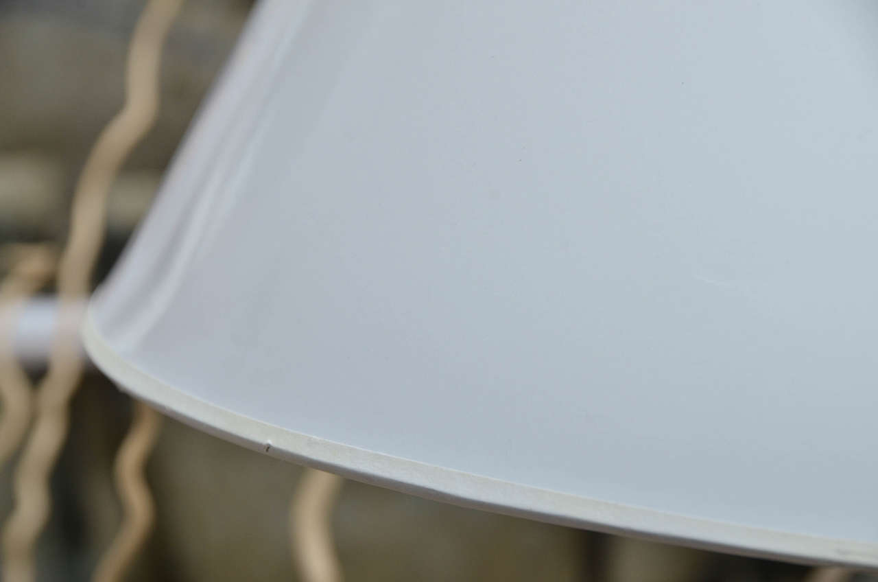 Vintage Lucite Lamp Table with Custom Shade For Sale at 1stDibs