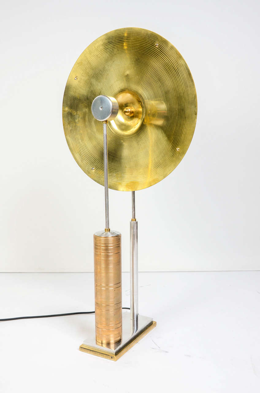 XXIe siècle et contemporain Lampe cymbale en bronze de Hisle