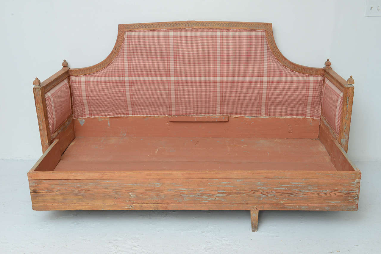 19th Century Original Stained Wooden Swedish Bench with Pull-Out Bed, circa 1810