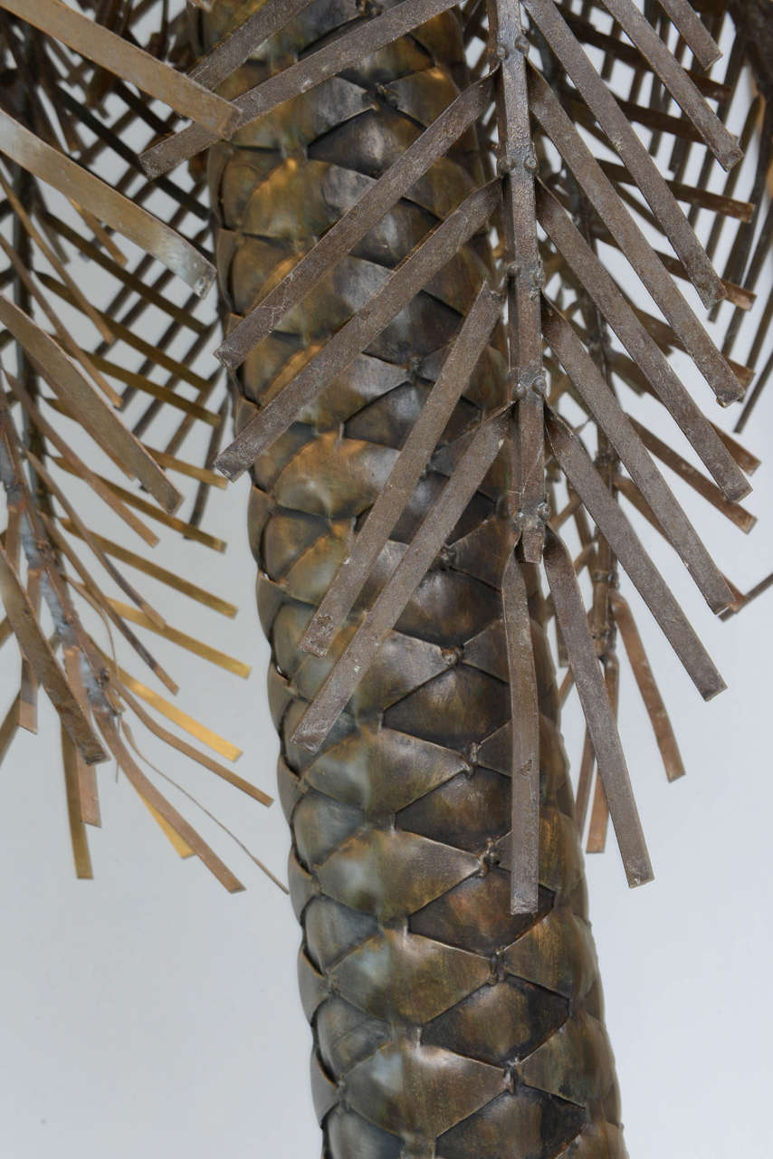 Iron Electrified Palm Tree Sculpture with Removable Leaves and Down Light For Sale 4