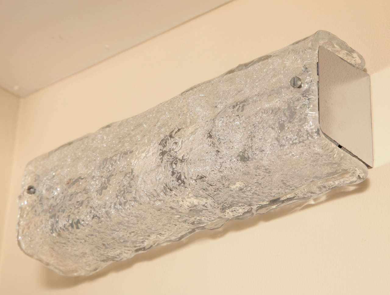 Horizontal Textured Glass Vanity Light For Sale at 1stdibs