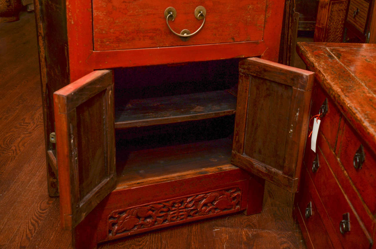Late 19th Century Qing Dynasty Shanghai Red Lacquered Bedside Chest For Sale 1