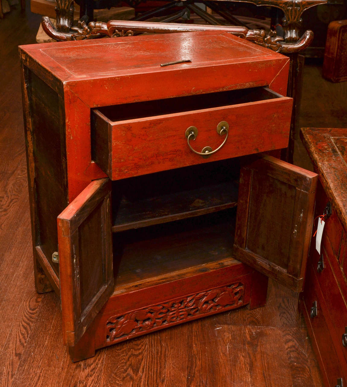 Late 19th Century Qing Dynasty Shanghai Red Lacquered Bedside Chest For Sale 2