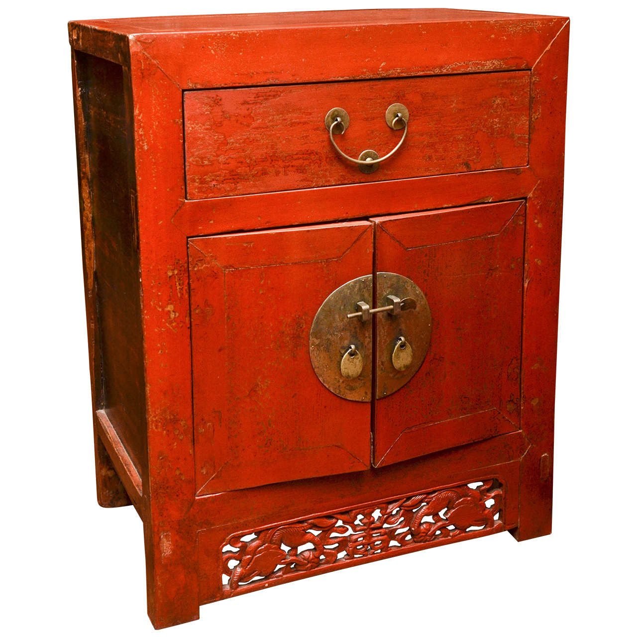 Late 19th Century Qing Dynasty Shanghai Red Lacquered Bedside Chest For Sale