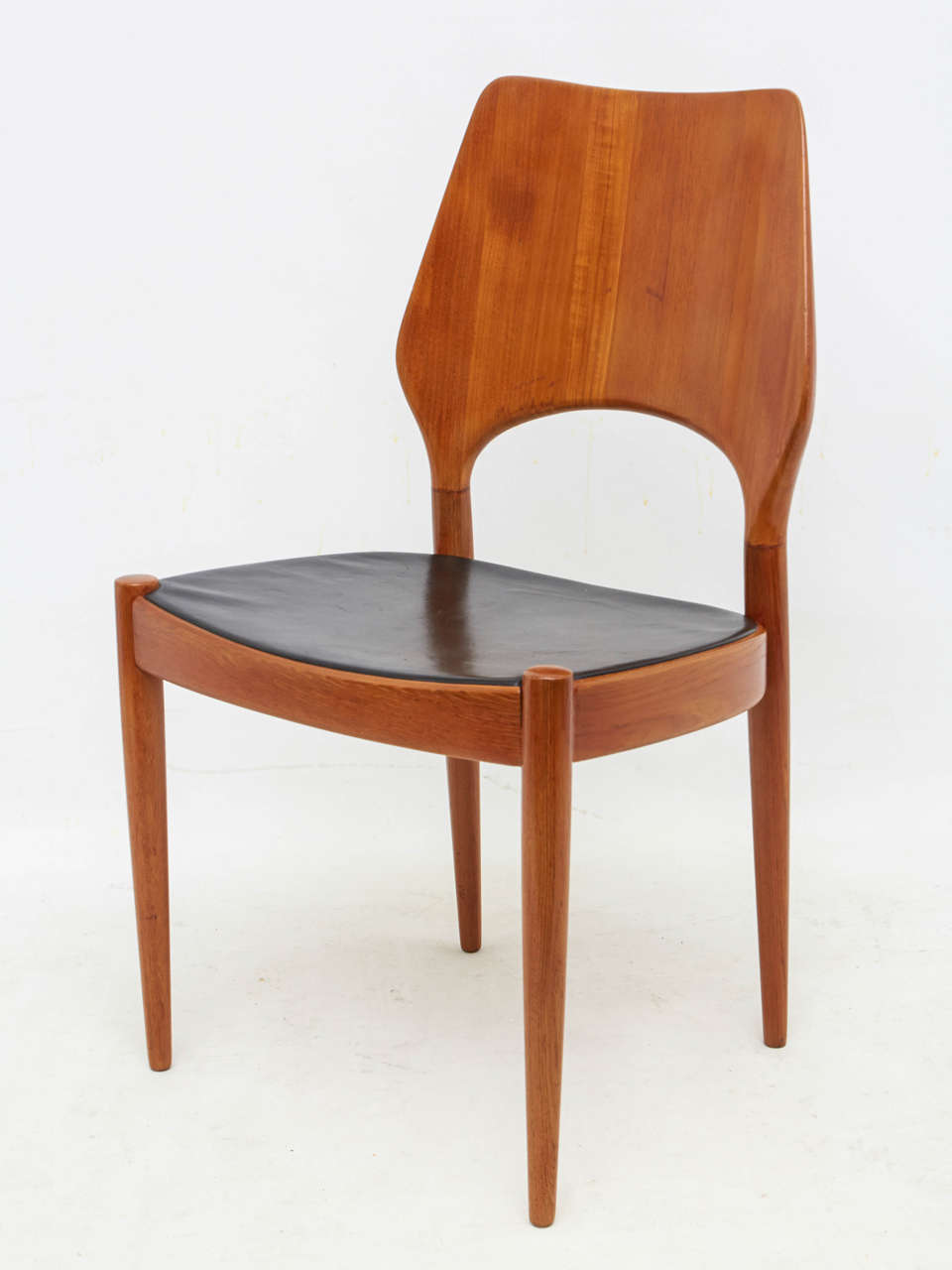 Scandinavian Modern Set of Six Dining Chairs by Arne Hovmand-Olsen for Mogens Kold