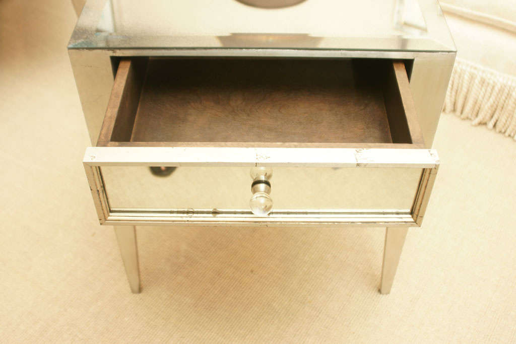 Pair of Mirrored 1-Drawer Nite Stands 2