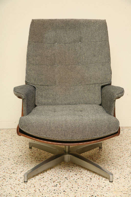 Rocker Lounge Chair & Ottoman 2