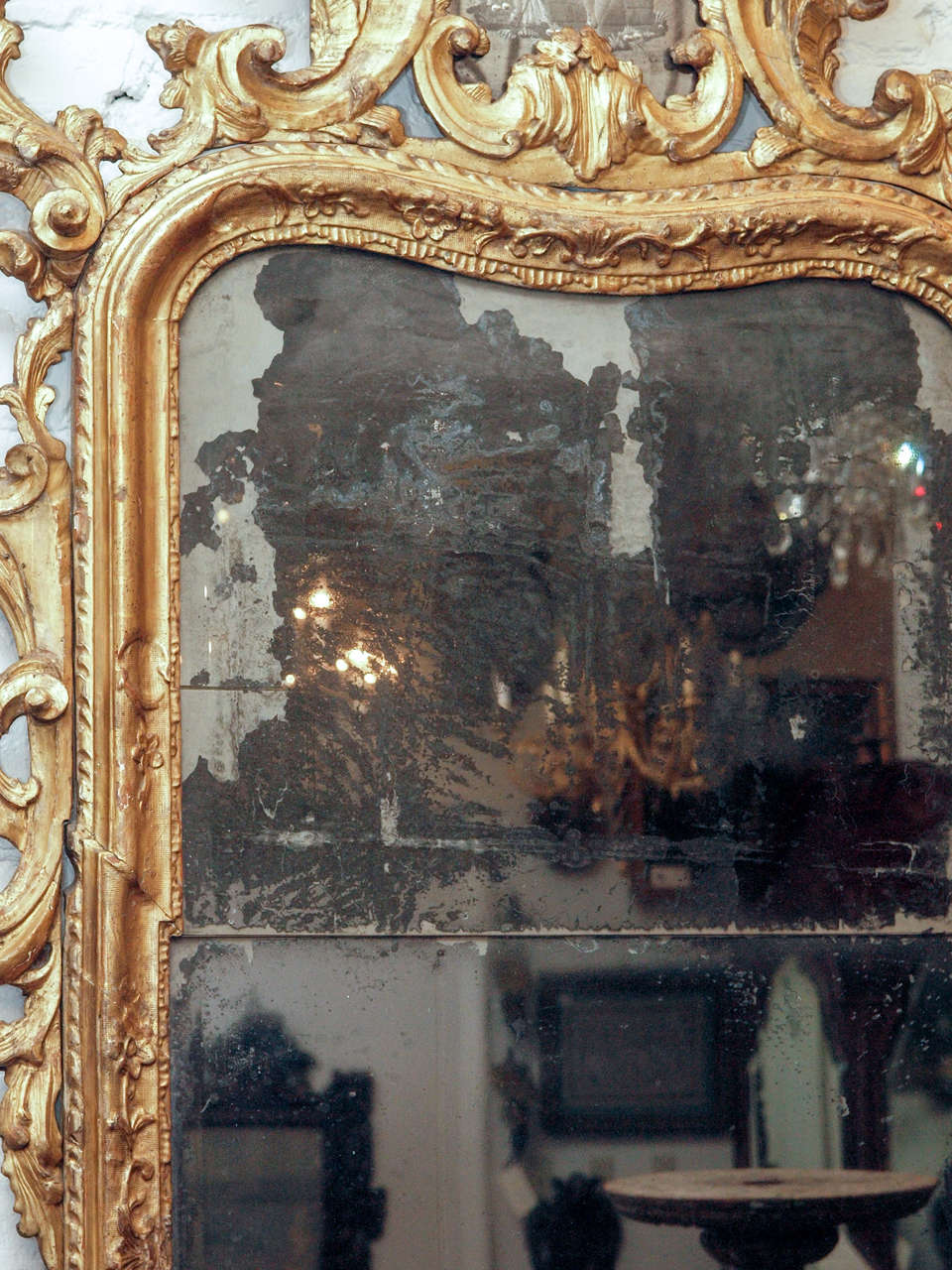 Baroque Venetian Gilt Wood Looking Glass For Sale 3