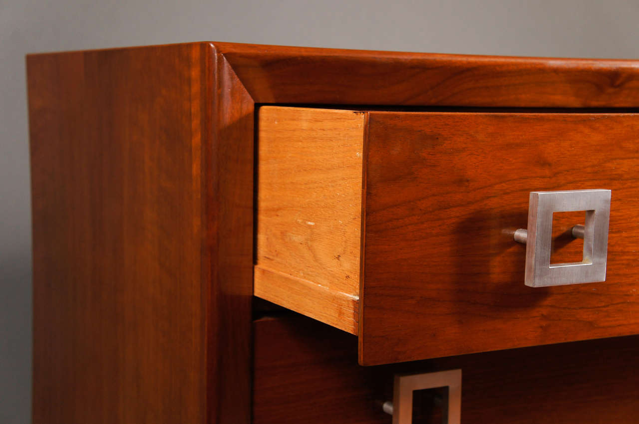 Mid-20th Century Pair of American Chest of Drawers