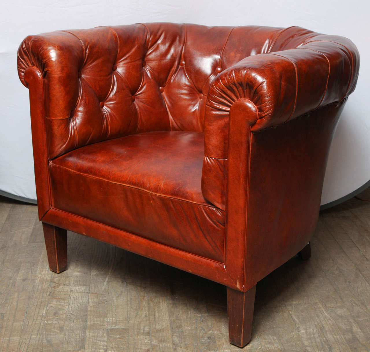 UK circa 1910

A pair of exquisite leather chairs handpicked by the buyers at Ann-Morris, Inc.
