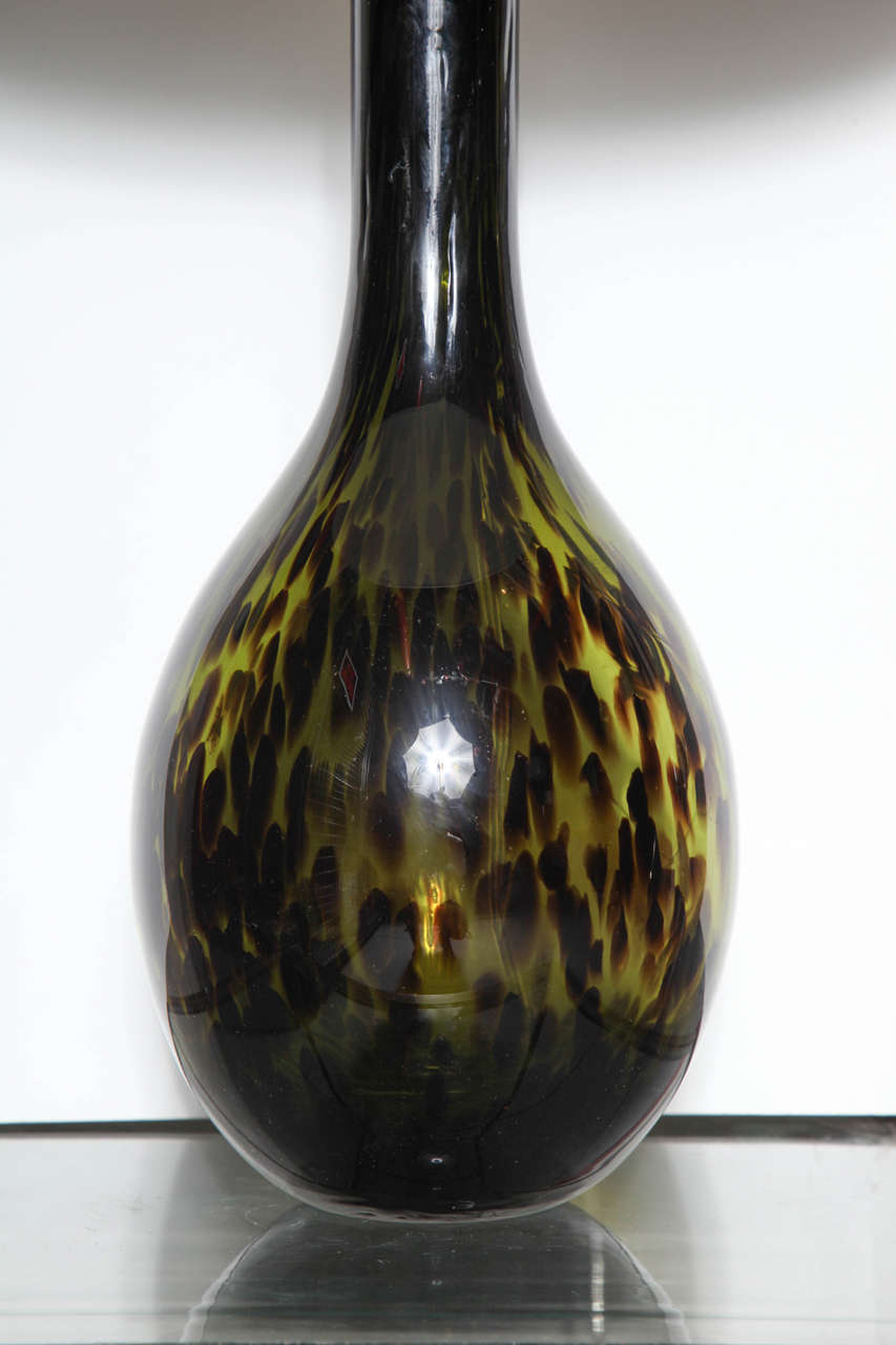 Mid-Century Modern Pair of Spotted Olive Murano Glass Lamps For Sale