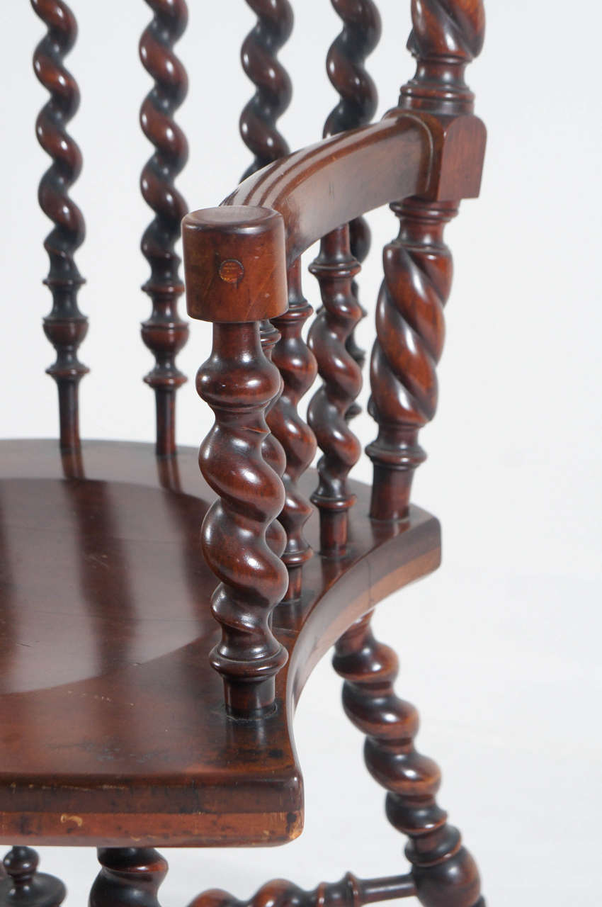 a pair of his and hers Victorian mahogany spindle chairs In Good Condition For Sale In Canaan, CT