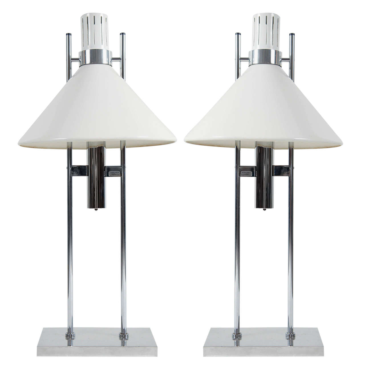 pair of Space Age Table lamps in polished aluminum by Robert Sonneman For Sale