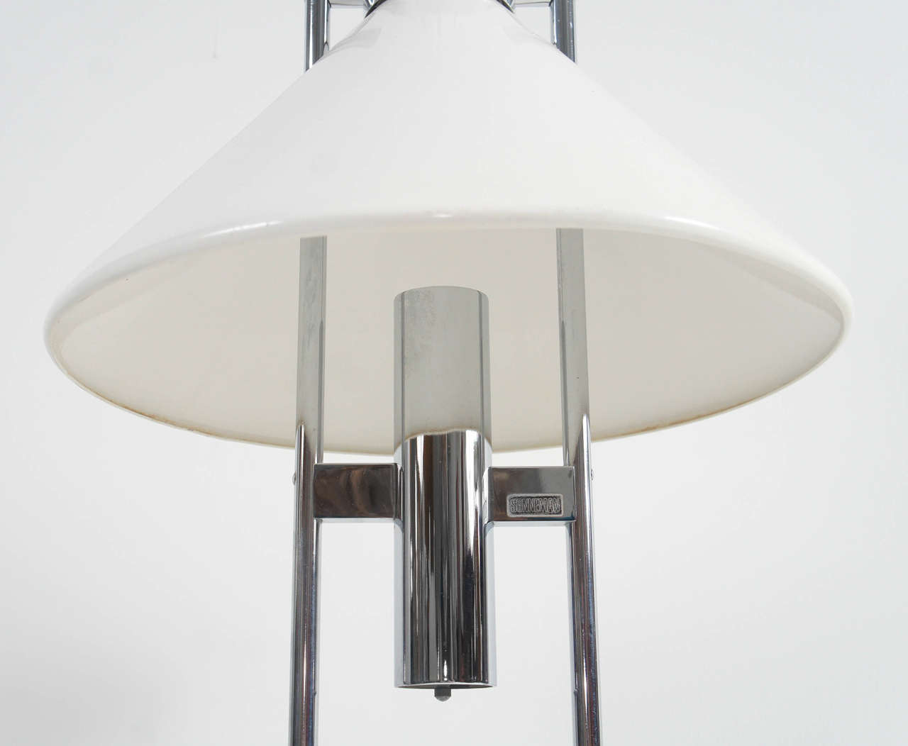 American pair of Space Age Table lamps in polished aluminum by Robert Sonneman For Sale