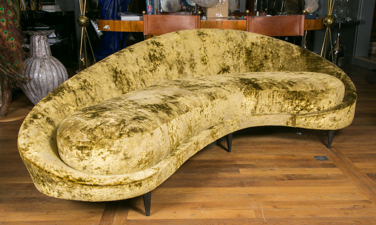 Vintage Gold Sofa In Excellent Condition In Saint-Ouen (PARIS), FR