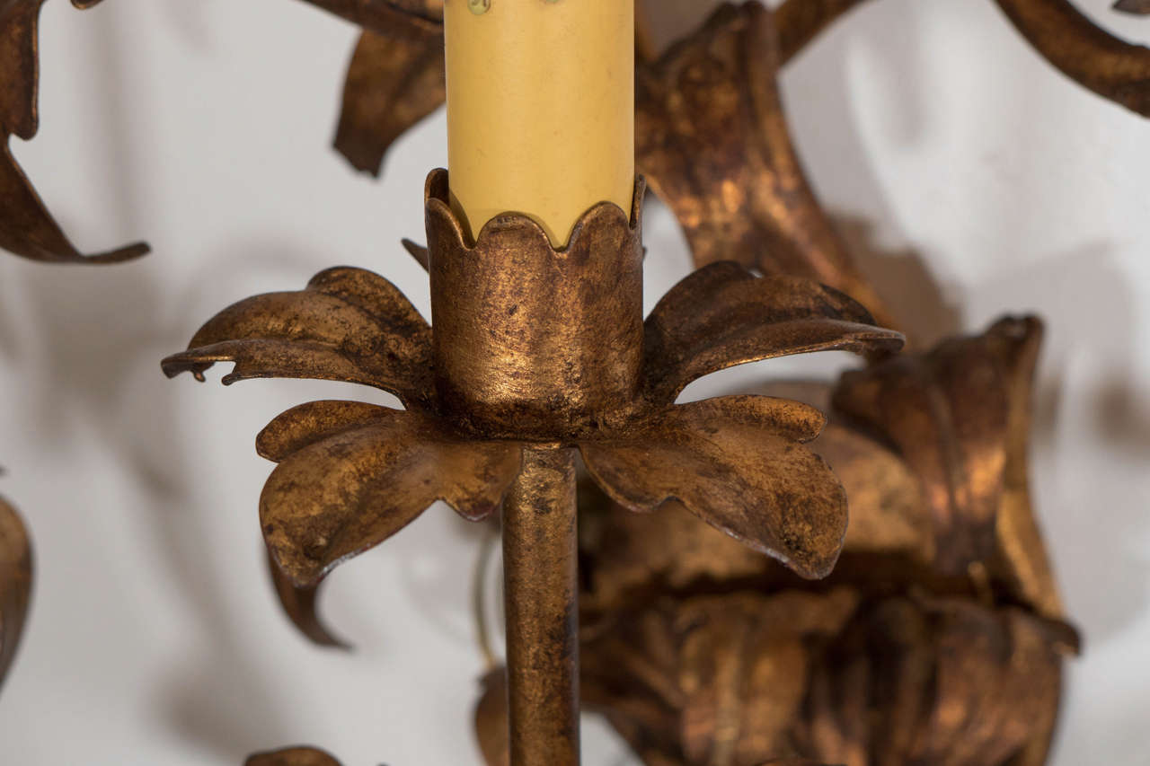 Paire de grandes appliques florales italiennes en fer doré des années 1950 en vente 2