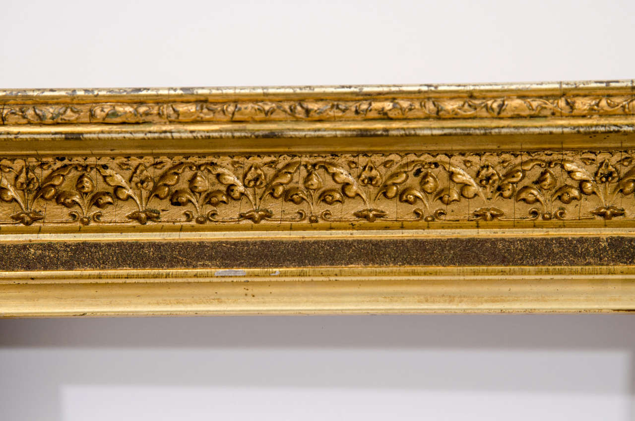 Diminutive Victorian Gilt Cove Frame In Excellent Condition For Sale In New York, NY
