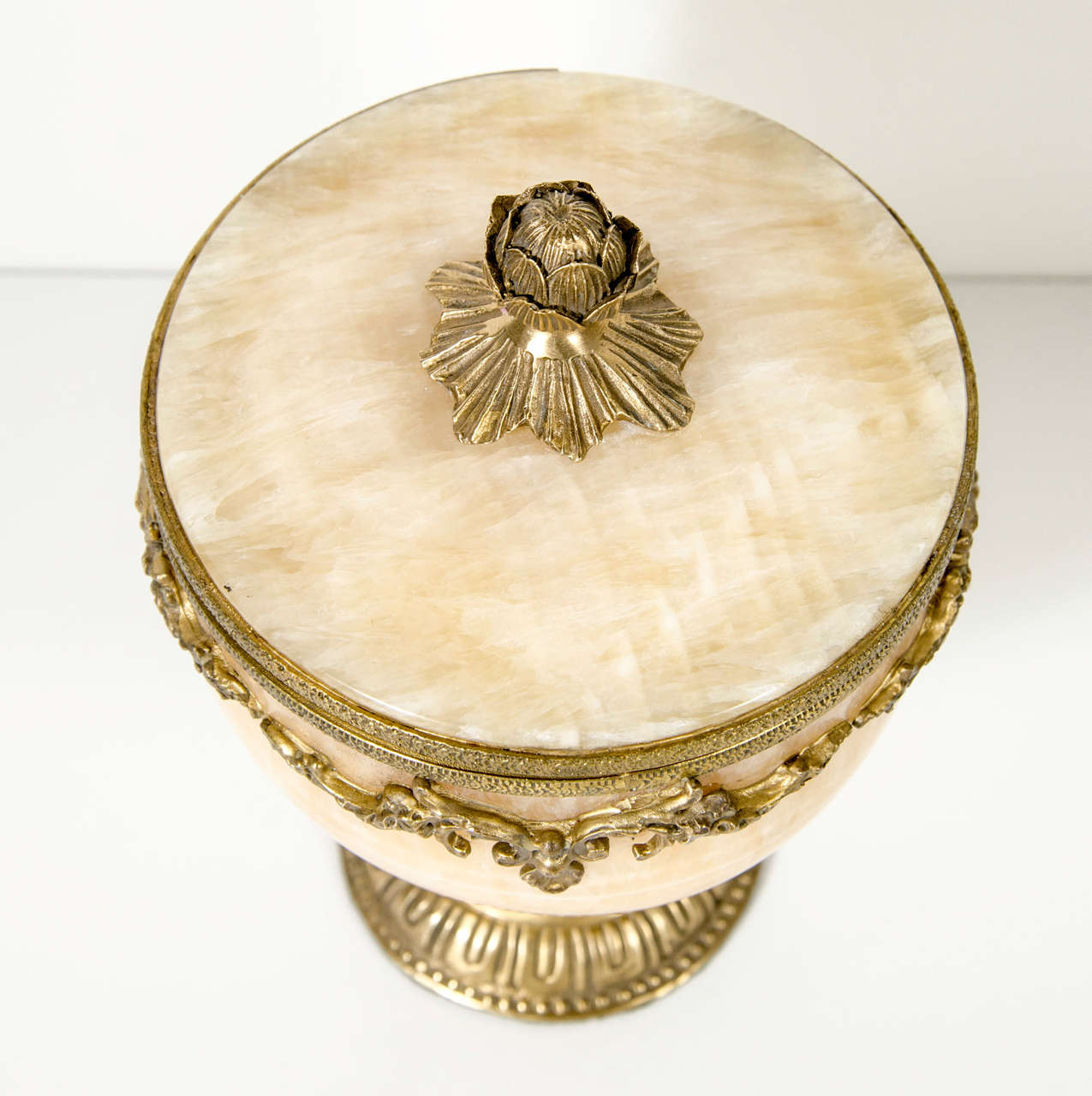 Exquisite Gilded Onyx Compote with Neoclassic Detailing In Excellent Condition In New York, NY
