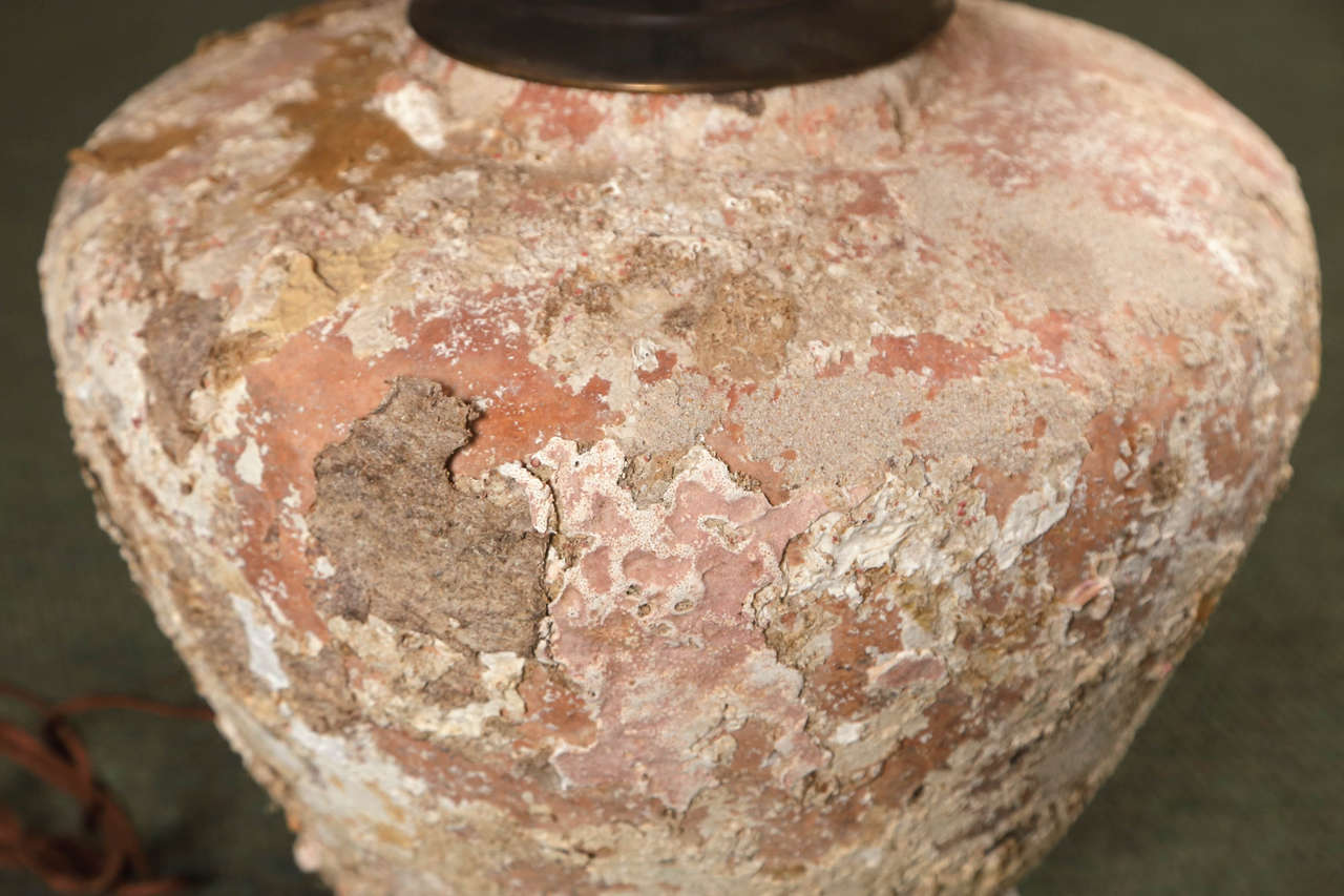 Sconosciuto Un vaso di ceramica che ora è una lampada in vendita