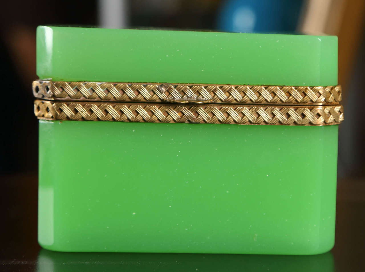XIXe siècle Boîte en verre vert opalin
