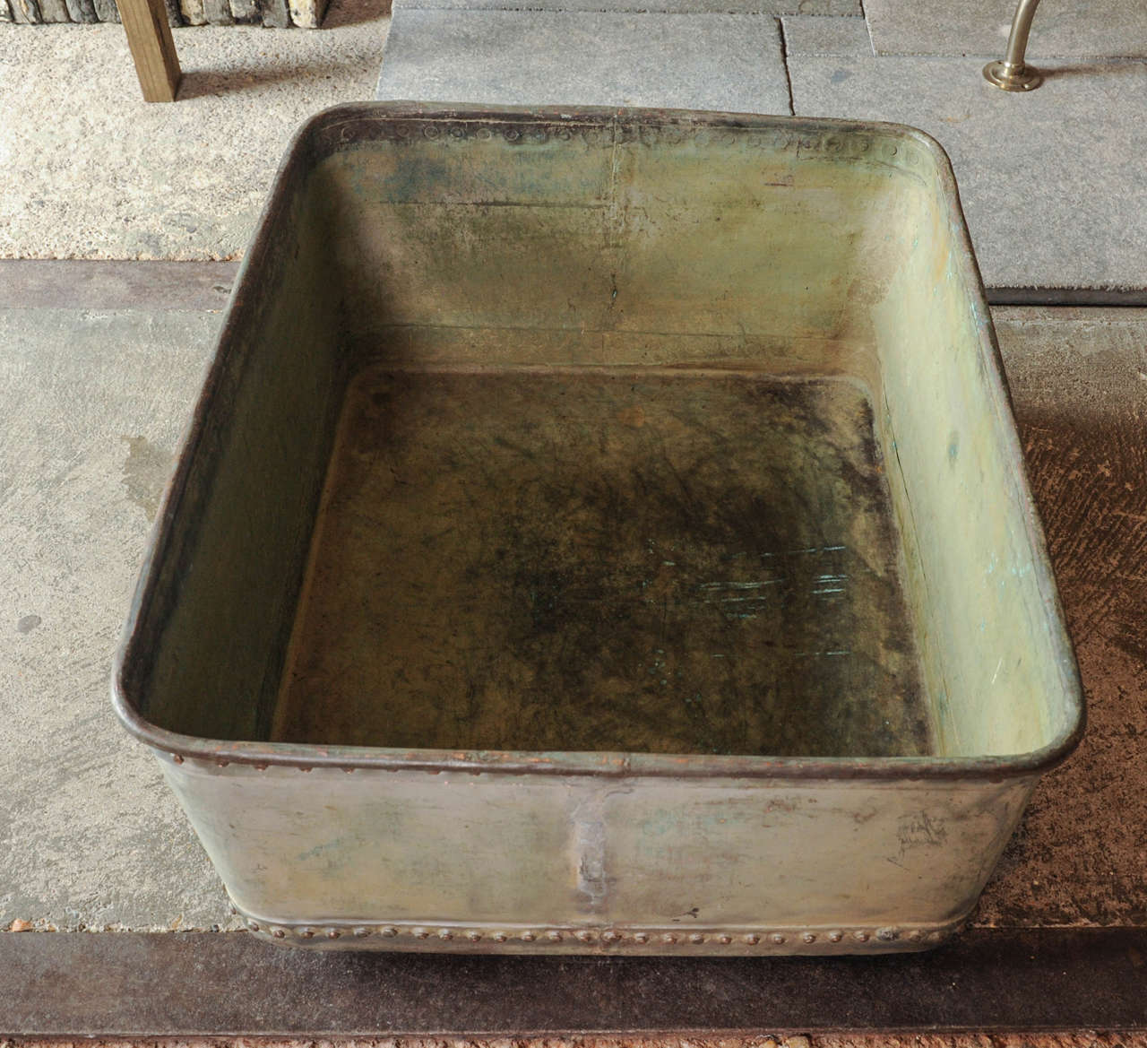 Beautiful green patina, the tank is executed in thick copper and weighs about 50 kg!