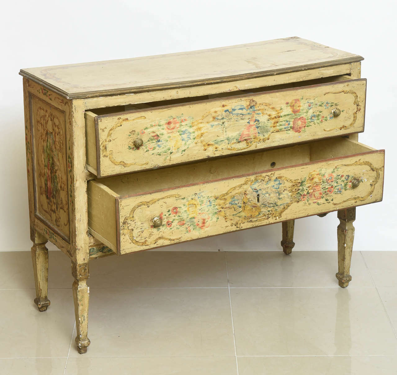 Italian Neoclassic Painted an Parcel-Gilt Two-Drawer Commode, Piedmontese In Excellent Condition For Sale In Hollywood, FL