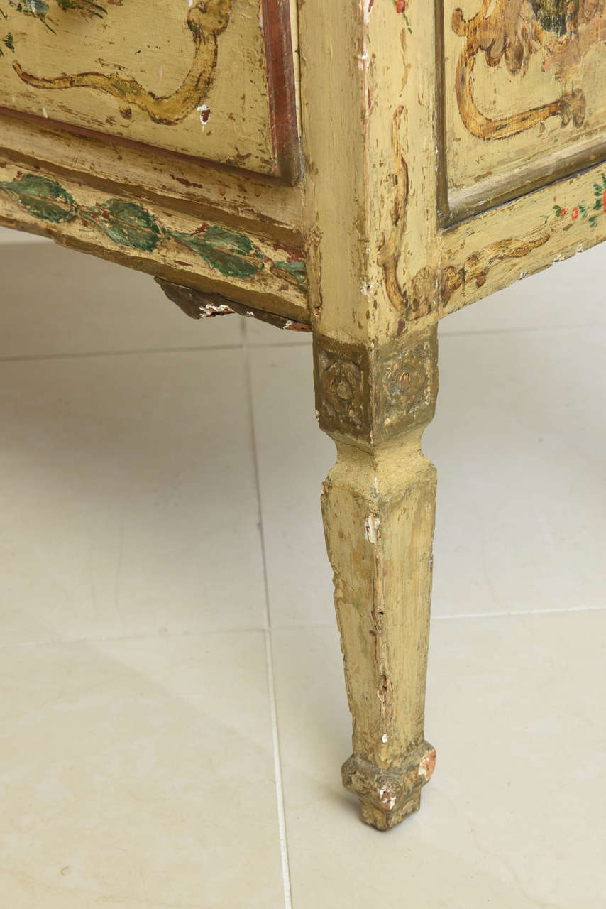 Italian Neoclassic Painted an Parcel-Gilt Two-Drawer Commode, Piedmontese For Sale 3