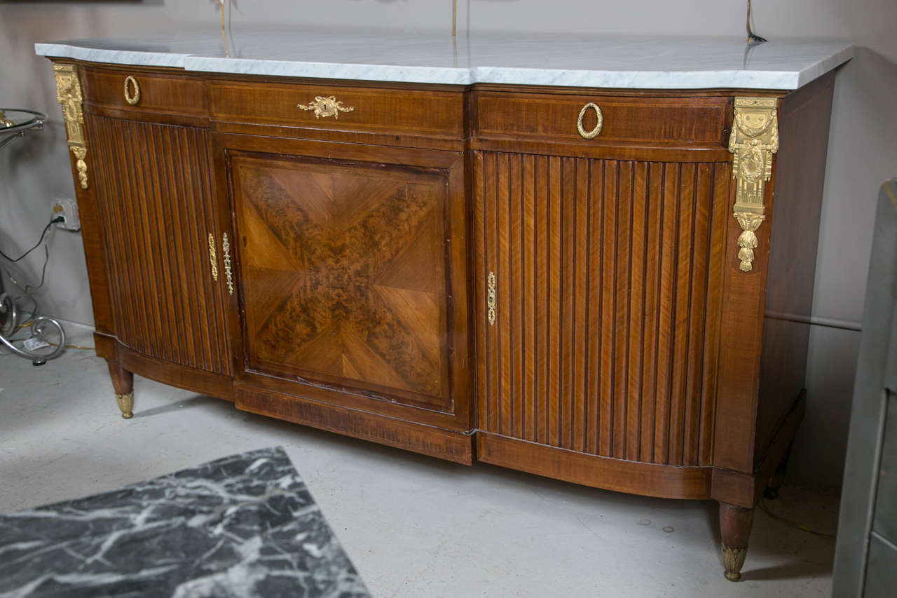 French Louis XVI Style Mahogany Sideboard In Good Condition In Stamford, CT