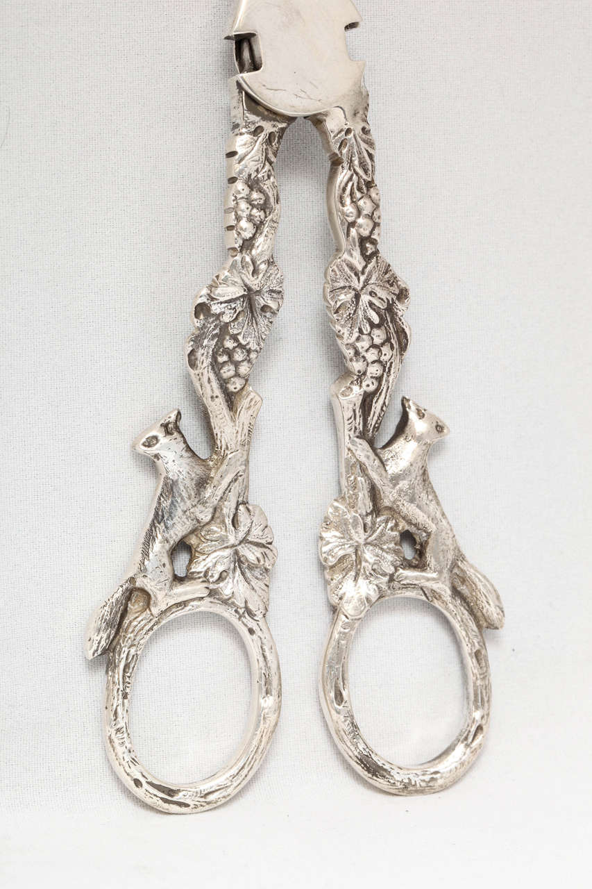 Tijeras para uvas de plata de ley de estilo victoriano en Excelente estado para la venta en New York, NY