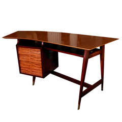 Vintage Elegant Curved Desk, Attributed to Gio Ponti