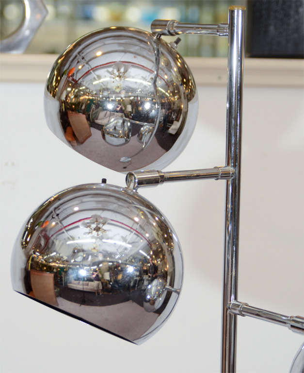Midcentury Koch & Lowy Chrome Floor Lamp with Three Globe-Form Lights In Good Condition In New York, NY