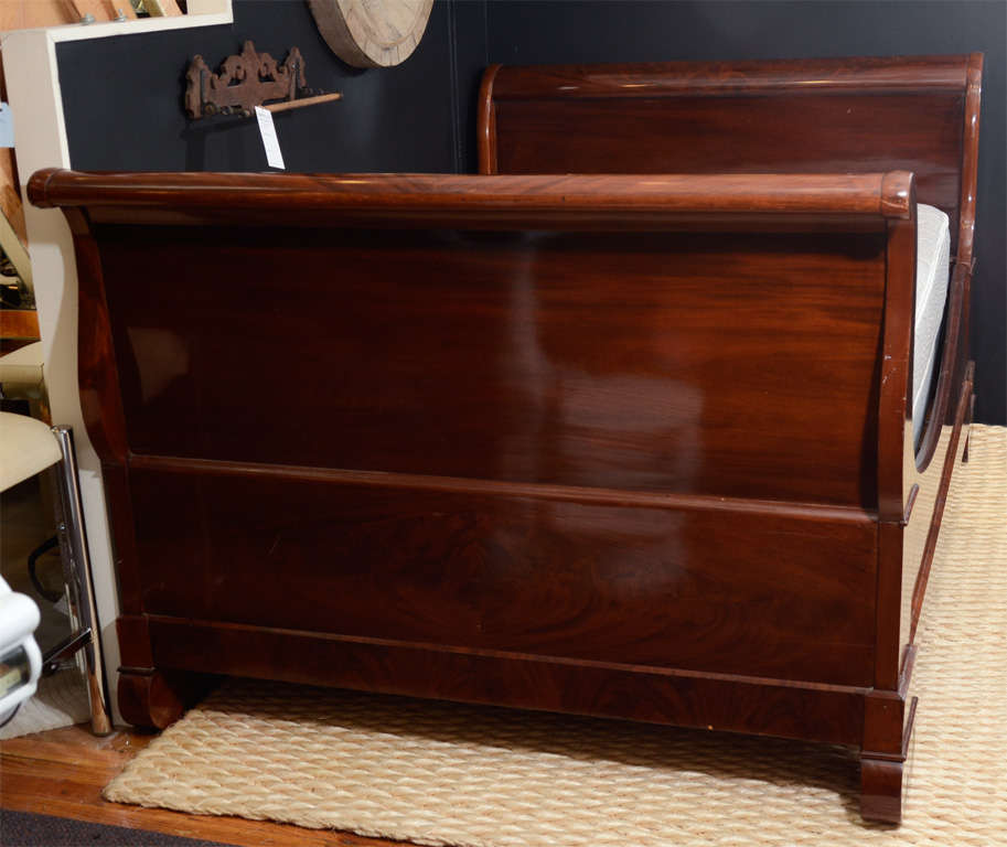 vintage sleigh bed